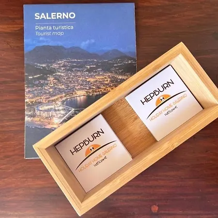 度假居 Hepburn 萨莱诺